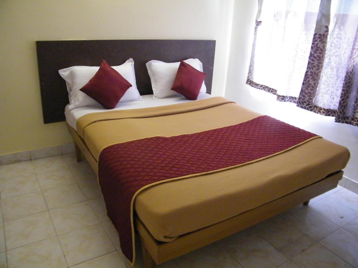 The White House Residency Hotel Madras Buitenkant foto