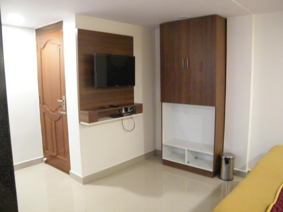 The White House Residency Hotel Madras Buitenkant foto