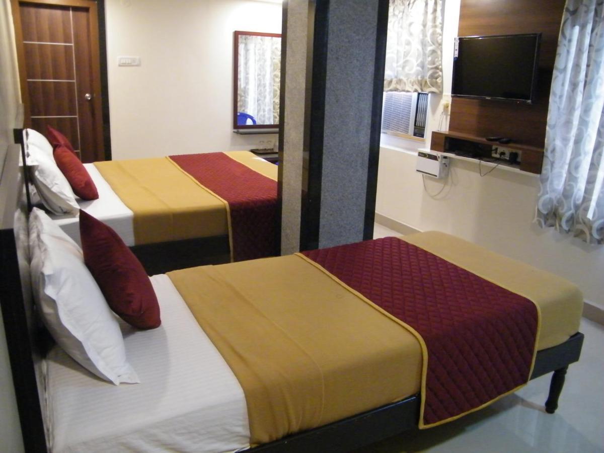 The White House Residency Hotel Madras Buitenkant foto