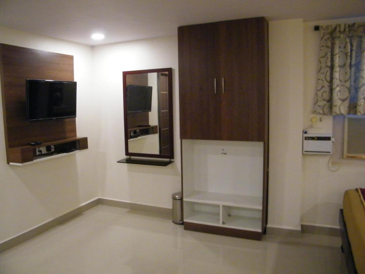 The White House Residency Hotel Madras Buitenkant foto