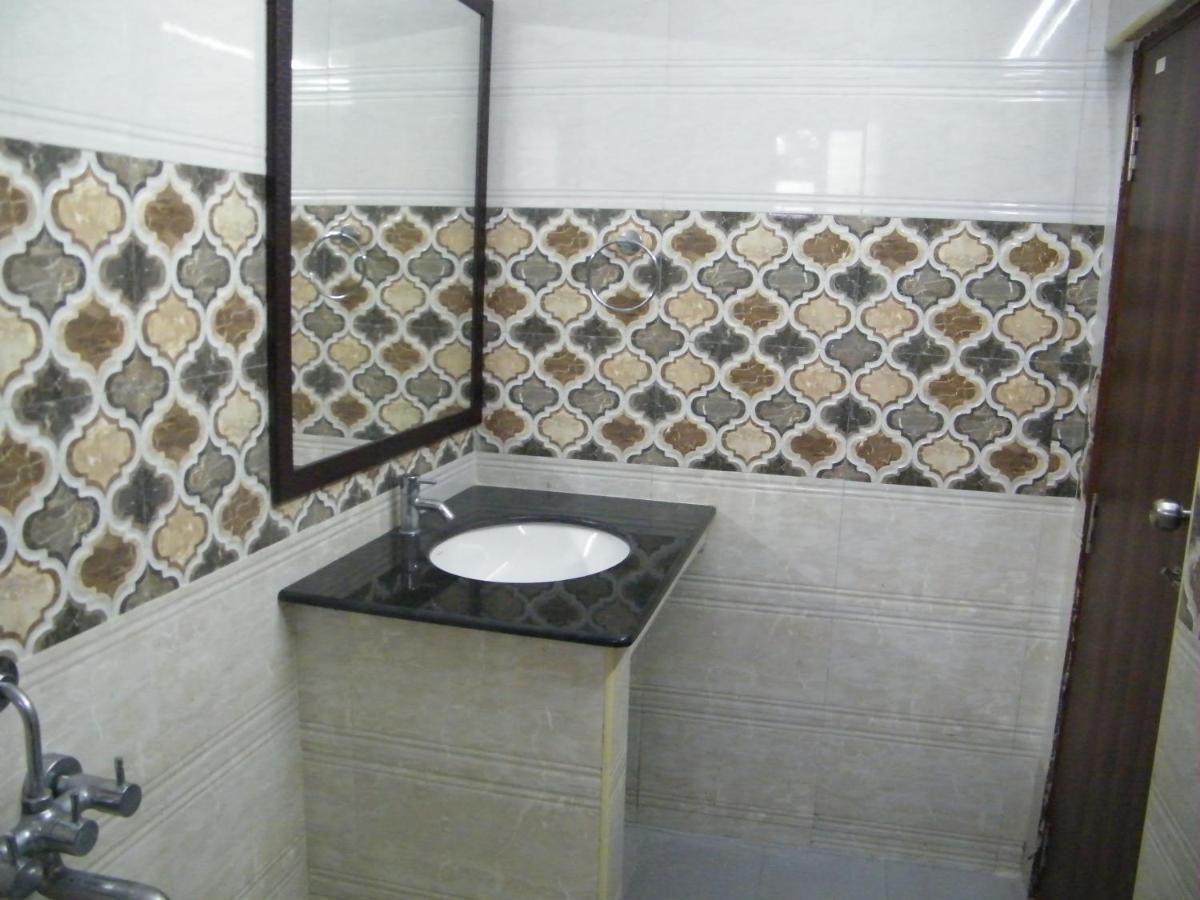 The White House Residency Hotel Madras Buitenkant foto