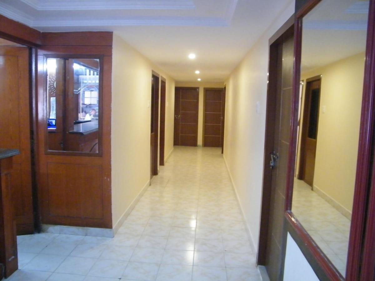 The White House Residency Hotel Madras Buitenkant foto