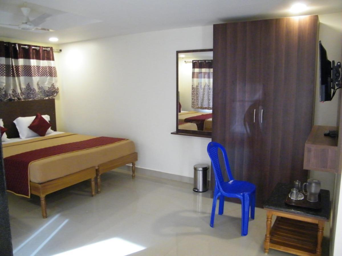 The White House Residency Hotel Madras Buitenkant foto