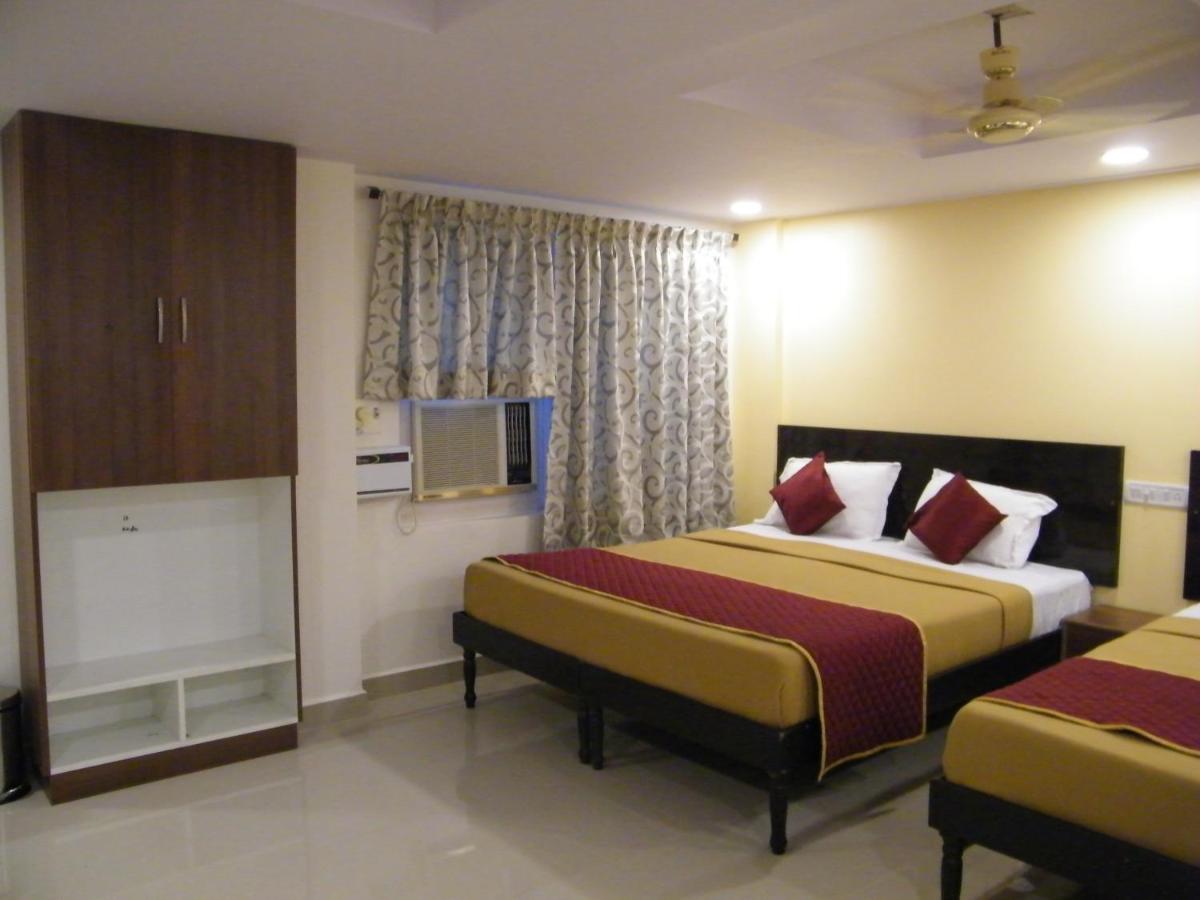 The White House Residency Hotel Madras Buitenkant foto